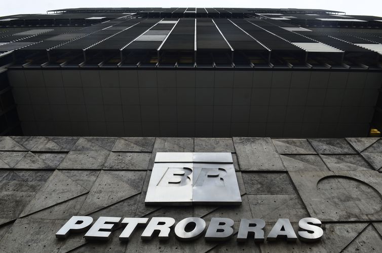 petrobras-aprova-programa-de-aposentadoria-incentivada