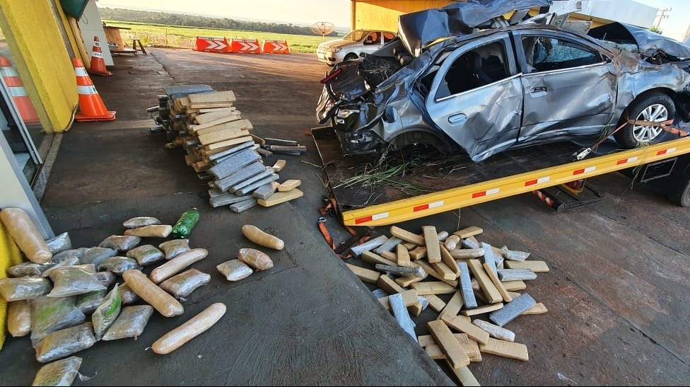 prf-apreende-283-kg-de-maconha-e-14,3-kg-de-skunk-em-ponta-pora-(ms)