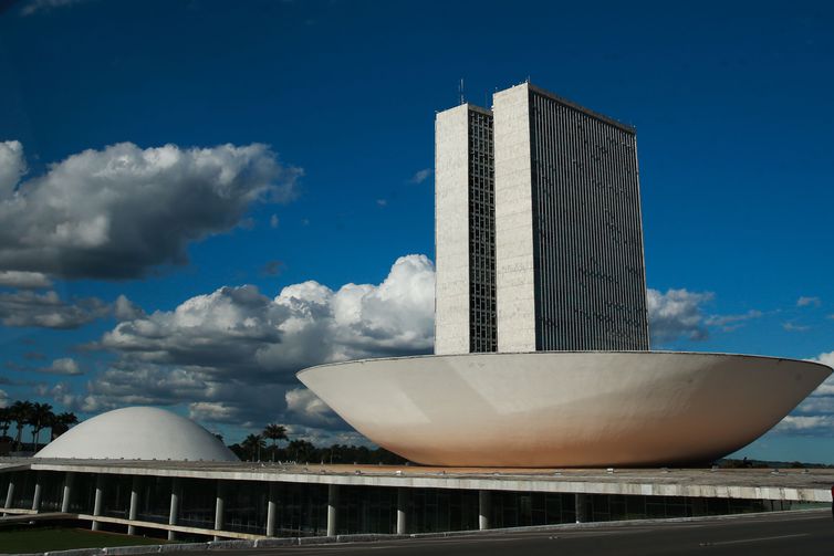 camara-aprova-mp-do-contrato-verde-e-amarelo