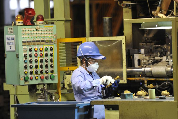 incerteza-da-economia-atinge-maior-nivel-na-previa de-abril