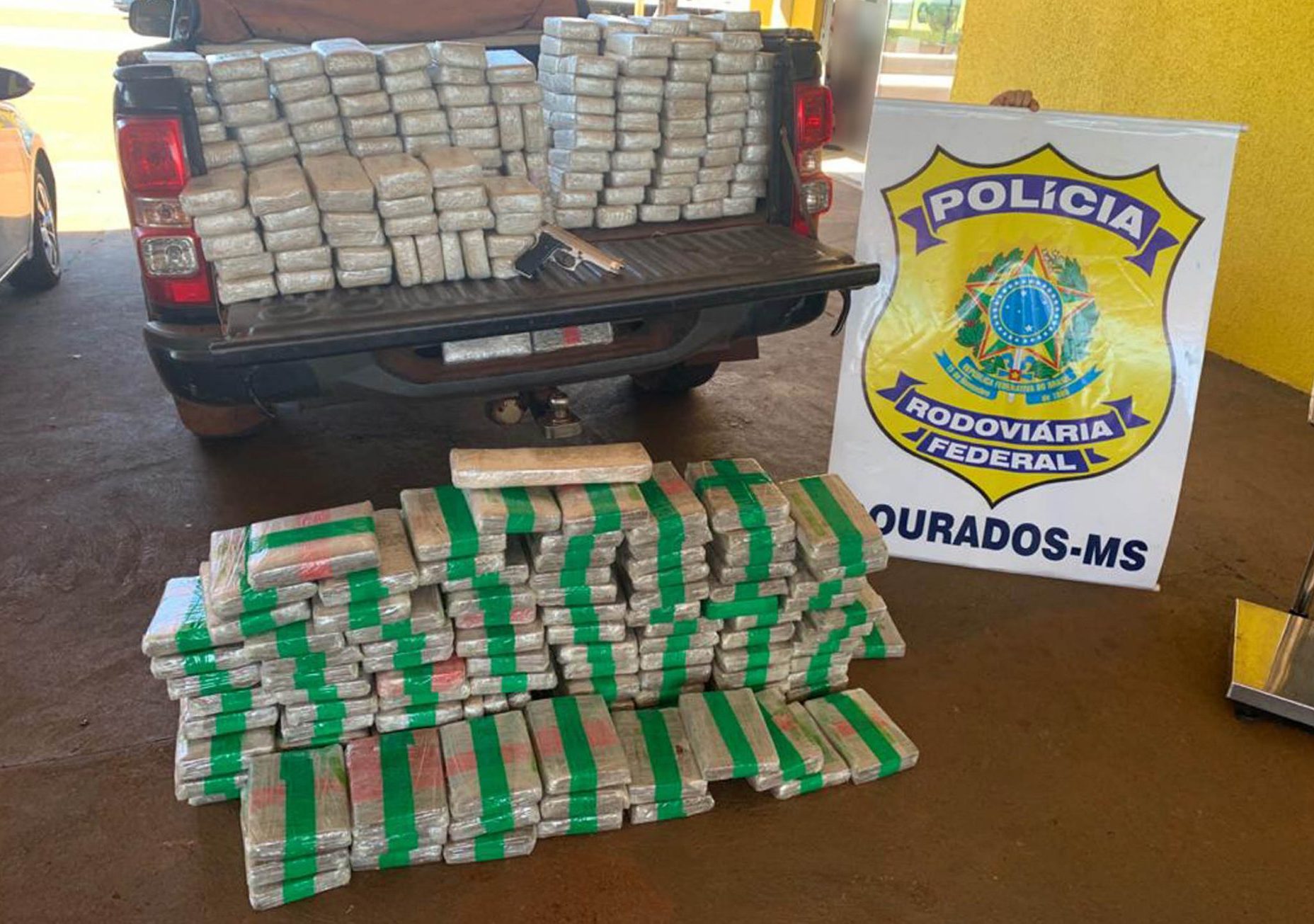 prf-apreende-1,5-t-de-maconha-e-211-kg-de-cocaina-em-ponta-pora-(ms)