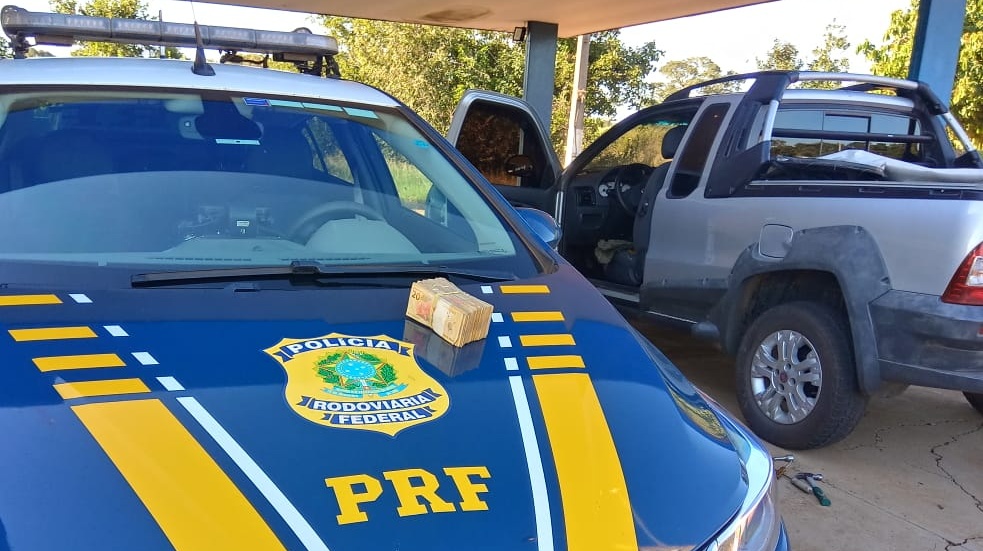 prf-apreende-r$-10-mil-sem-procedencia-declarada-em-agua-clara-(ms)