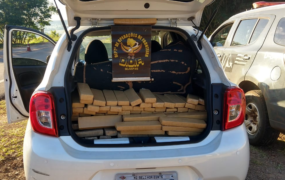 Dois são presos tentando levar 200 kg de maconha para Minas Gerais