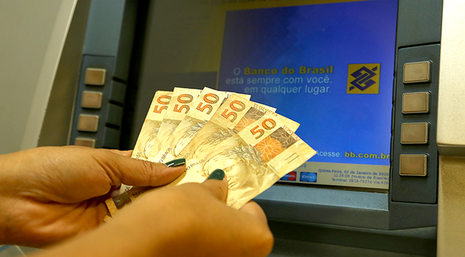 Mais de 79 mil servidores estaduais já podem sacar pagamento de maio