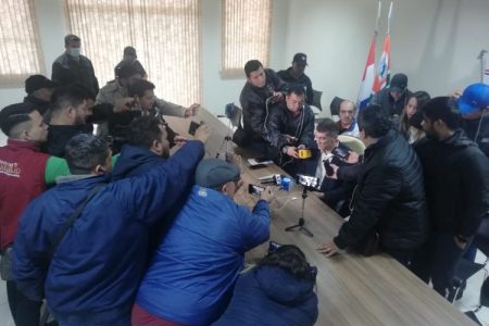 Irmão de prefeito assassinado diz que governo do Paraguai “está sem rumo”