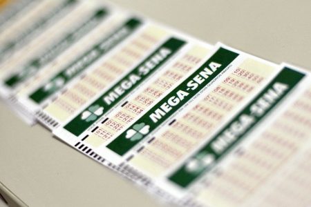 Mega-Sena: ninguém acerta, e prêmio vai a R$ 45 milhões