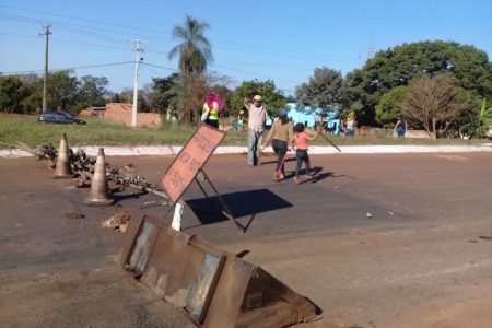 Contrários ao Marco Temporal, indígenas bloqueiam MS-156