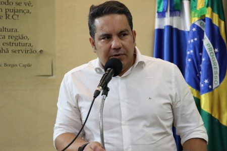 Na Tribuna Livre da Câmara, Patrick Derzi expõe avanços da Saúde em Ponta Porã
