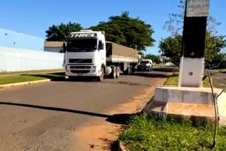 Dono de carreta apreendida em Ponta Porã é liberado do cárcere privado