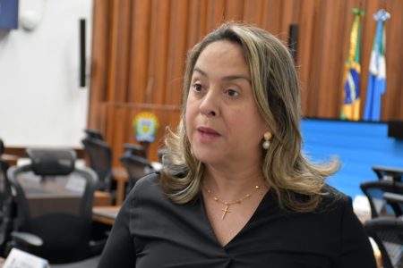 Lia Nogueira destaca ato de bravura de profissional da Educação que salvou criança em Dourados