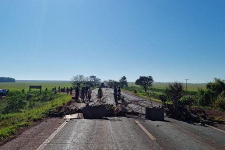 Indígenas também bloqueiam BR-463 entre Ponta Porã e Dourados