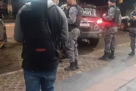 Bandido é baleado 5 vezes e espancado ao tentar roubar moto na Capital