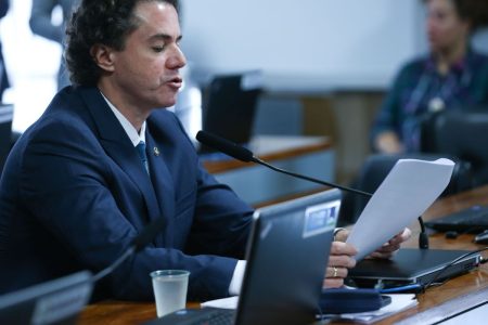 Relatório sobre indicação do advogado pessoal de Lula ao STF é lido no Senado