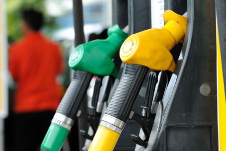 Governo aumenta impostos e combustíveis vão ficar até R$ 0,34 mais caros