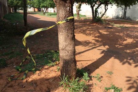 Homem é perseguido e morto a facadas após bater em ex-namorada em bar