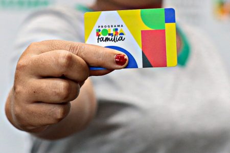 Caixa paga novo Bolsa Família a beneficiários com NIS de final 3
