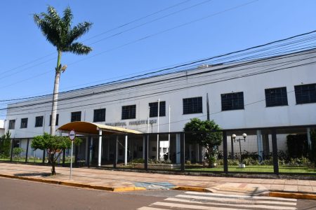 Lia Nogueira solicita energia fotovoltaica na Escola Presidente Vargas em Dourados
