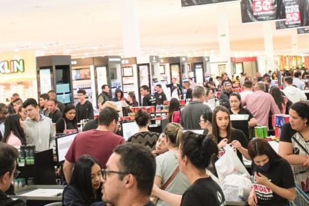 Black Friday deve atrair mais de 40 mil turistas para a fronteira