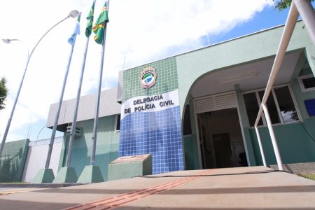 Alegando ouvir vozes, homem tenta matar vizinho em cidade de MS