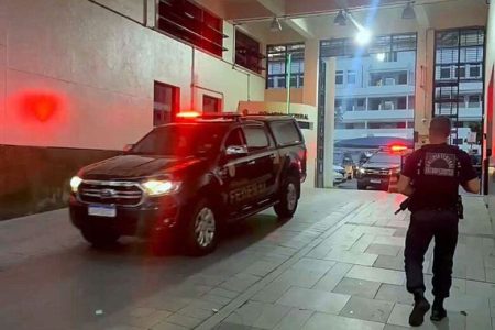 Policiais civis que venderam drogas a traficantes são presos em operação