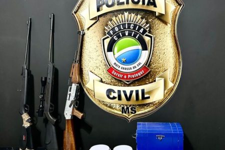 Operação desarticula quadrilha e apreende AK 47, drogas e dinheiro