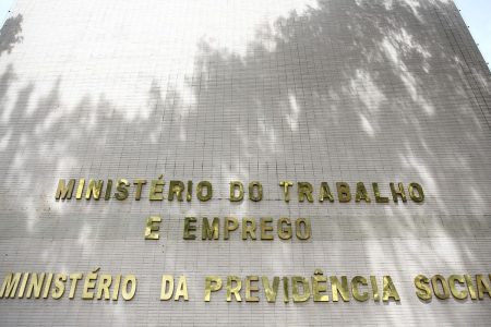 Para reduzir fila, INSS passa a conceder auxílio doença sem perícia