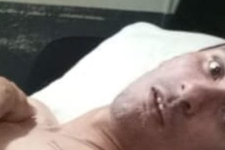 Pistoleiro acusado de matar radialista na fronteira morre em presídio