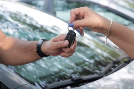 Não fazer alegação de venda pode gerar transtornos que vão de multas à responsabilização por acidentes