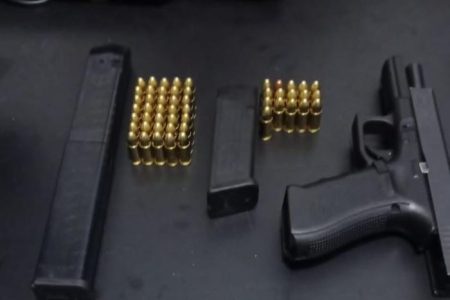 Com som alto e armado com pistola, paraguaio é preso em Ponta Porã