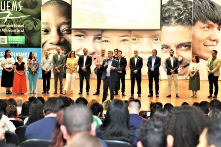 Uems: Riedel anuncia novos cursos e Centro de Saúde referência para autistas