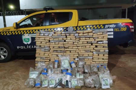 Traficante que bateu em carreta durante fuga estava com 280 quilos de drogas, arma e munições