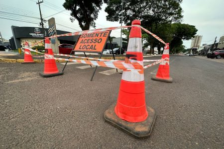 Município denuncia furtos de placas de sinalização de obras em Ponta Porã