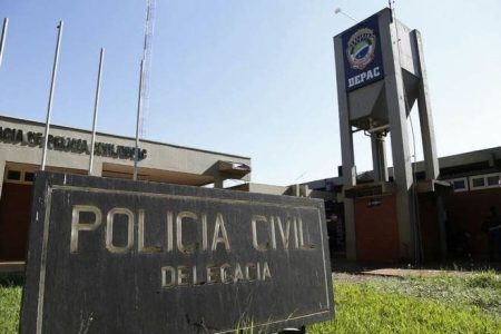 Jovem é preso após ser flagrado ‘empinando’ moto