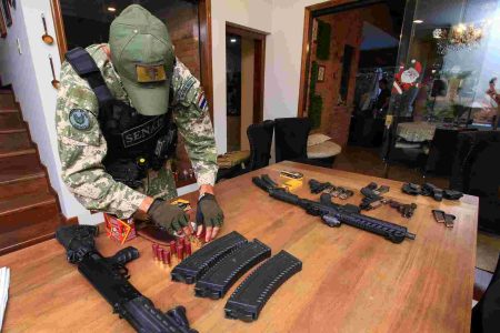 Campo-grandense é preso na fronteira em operação internacional que investiga tráfico de armas