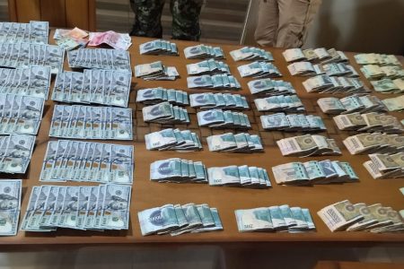Funcionários de aeroporto acusados de facilitar tráfico de cocaína são presos