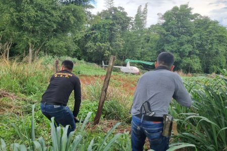 Helicóptero furtado no Brasil é apreendido no Paraguai