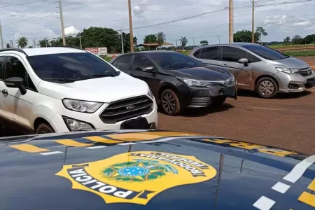 Veículos roubados em SP e que estavam na fronteira, são apreendidos pela PRF