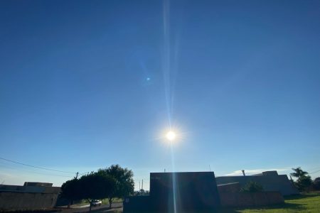 Com sol e variação de nebulosidade, temperaturas podem chegar a 34°C em MS