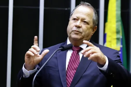 União Brasil expulsa deputado Brazão após prisão em caso Marielle