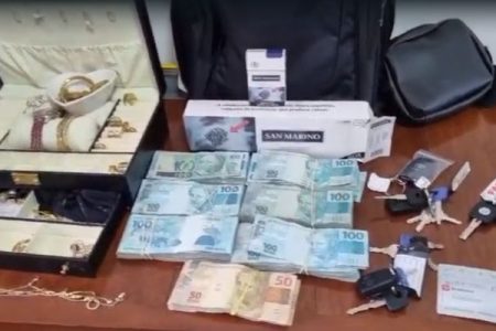 Polícia e Receita Federal deflagram operação contra grupo acusado de contrabando de cigarros