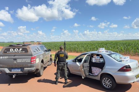 Contrabandista é preso com carro ‘recheado’ de cigarros e pneus do Paraguai