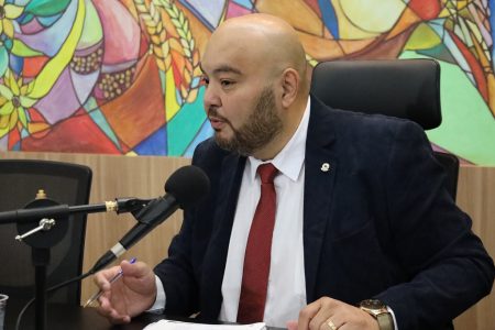 Agnaldo Miudinho quer profissionais de neuropsicopedagogia atendendo nas escolas