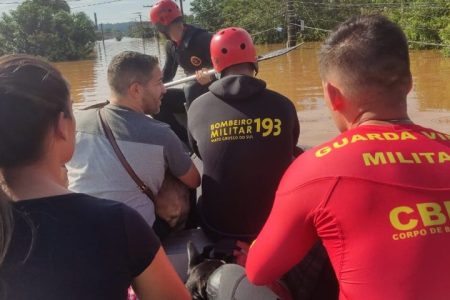 Equipes de MS resgataram mais de 900 pessoas e 200 animais no RS