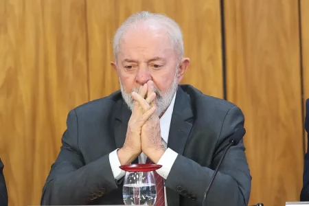 Lula volta a atacar Campos Neto e diz que BC sofre interferências políticas
