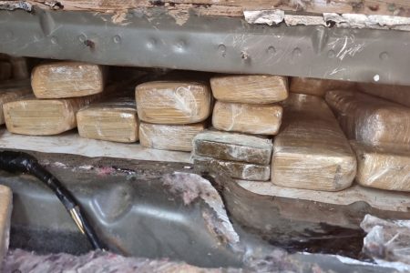 PRF prende casal com mais de 35 quilos de drogas na BR-163
