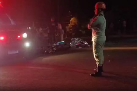 Motociclista cai da moto, perde o capacete e morre em Caarapó