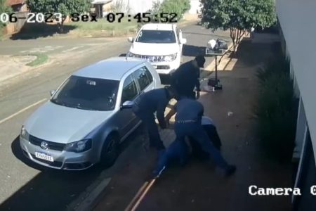 Policiais envolvidos em agressão contra jornalista são absolvidos na Justiça Militar