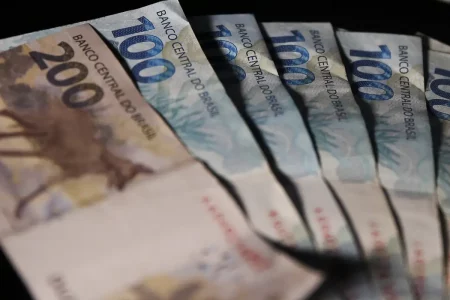 Lucro dos bancos sobe para R$ 145 bi, mas rentabilidade cai em 2023