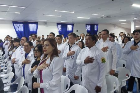 Com Juramento do Jaleco UCP faz recepção a calouros do segundo semestre letivo