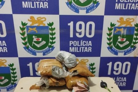 Dupla é presa acusada de tráfico de drogas no Jardim dos Estados